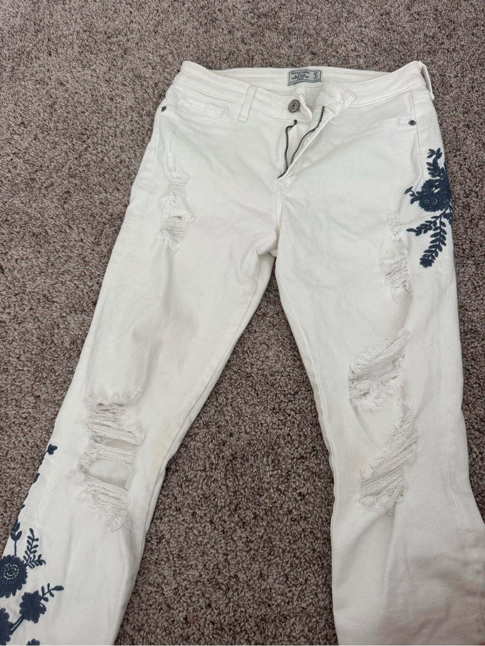 Abercrombie & Fitch White Skinny Jeans with Navy Floral Embroidery